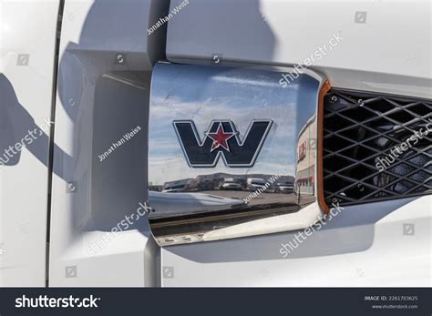 36 Kenworth Truck Logo Images, Stock Photos & Vectors | Shutterstock
