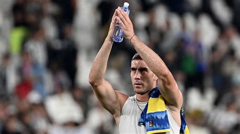 Juventus boss admits Dusan Vlahovic future is out of his hands after ...
