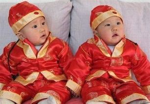 双胞胎起名带啥子奿,双胞胎的名字取什么好呢?