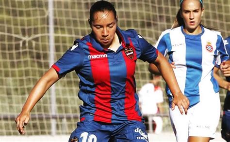 Charlyn Corral, la estrella mexicana con pichichi y sin patrocinador ...