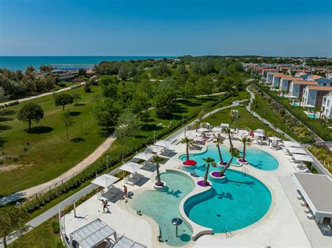 PAREUS BEACH RESORT (Caorle) - Apartment Reviews, Photos, Rate ...
