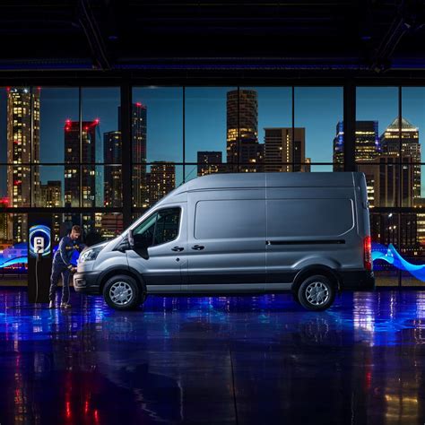 Per l’ottavo anno consecutivo, anche nel 2022 Ford Pro si conferma #leader nel #mercato dei ...