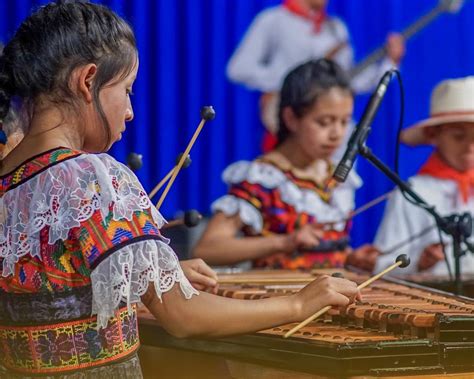Niños marimbistas de Santa Lucía Utatlán hacen vibrar la cultura ...