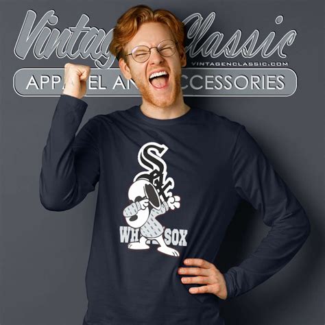 Snoopy Dabbing Chicago White Sox Shirt - Vintagenclassic Tee