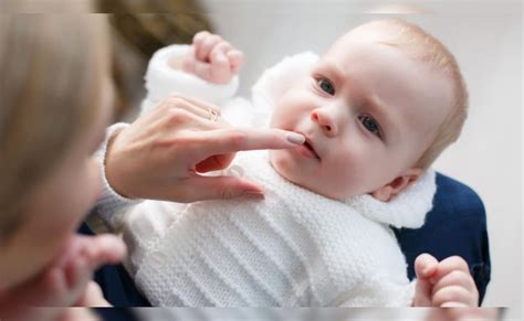 Parenting Tips: निकल रहे हैं दांत और बच्चा दर्द से परेशान? पैरेंट्स ...