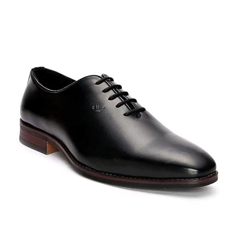 Best men’s formal shoes for office & events: Comfort meets classic style
