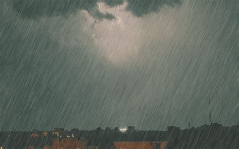 天下雨了，可以撑伞； 心下雨了，该怎么办..._全来_才敢_受伤