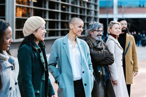 Group of Business People Standing Together 的图像结果