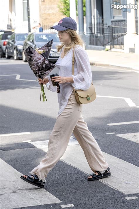 Suki Waterhouse Goes Braless In Notting Hill (7 Photos) | PinayFlixx Mega Leaks