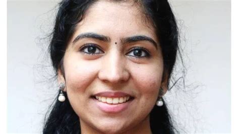 എം.ബി.ബി.എസ് ഒന്നാം റാങ്ക് അശ്വതി സൂരജിന് - KERALA - GENERAL | Kerala ...