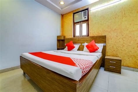 OYO Hotel Chandrika Inn Near Jama Masjid, OYO Rooms Delhi, Book @ ₹1095 ...