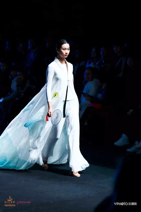 “风从东方来” 第二届中国国际时装设计创新作品大赛-CFW服装设计大赛