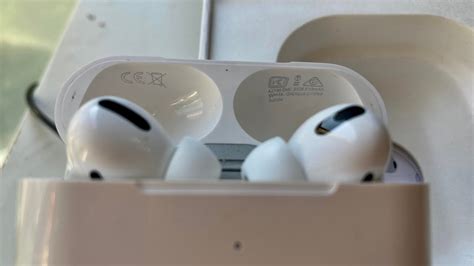 AirPods Pro с демонстрацией проверка серийного номера - YouTube