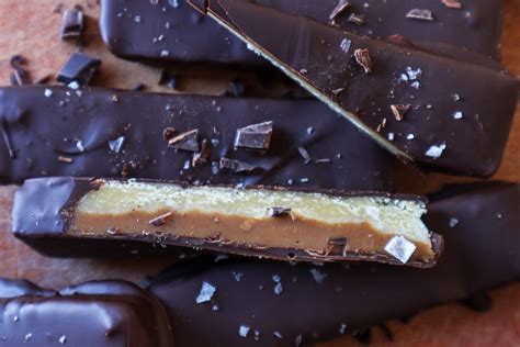 PEANUT BUTTER TWIX BARS - Sugaredkneads