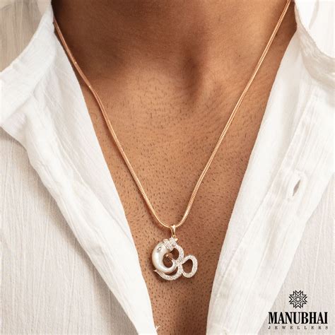 Buy Diamond Pendant for Women Online India - Manubhai Jewellers