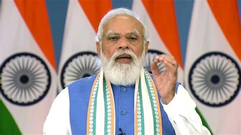 PM Modi calls for 'cashless day out'; hails expanding footprints of ...