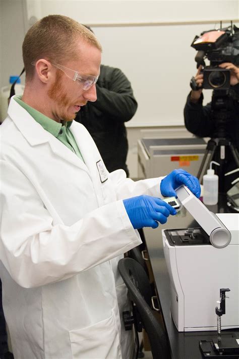 Biotech Lab 的图像结果