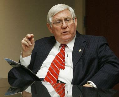 USA President Gordon Moulton to propose tuition hike - al.com