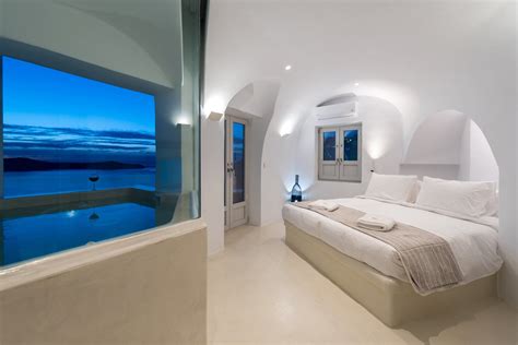 IRIANA SUITES (Santorini/Fira) - Hotel Reviews, Photos, Rate Comparison ...