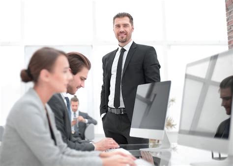 Business Man Standing 的图像结果