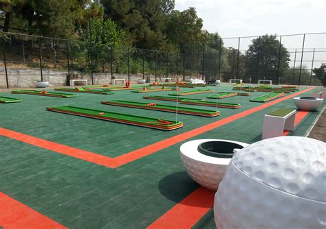 https://recreativas-minigolf-atracciones.vyagroup.com/wp-content/uploads/2021/02/imagen-mini-golf-18-hoyo-3.jpg