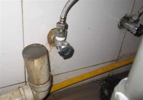 厨房下水道拥堵该如何正确的疏通？可以直接倒开水吗？有哪些弊端-上海装潢网