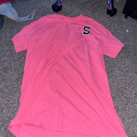 neon pink t shirt size medium worn once - Depop