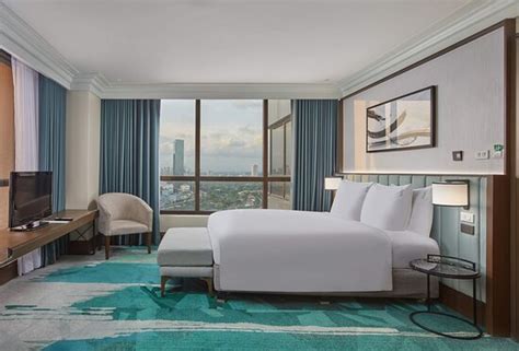 HOLIDAY INN & SUITES MANILA GALLERIA BY IHG (Pasig, Metro Manila ...
