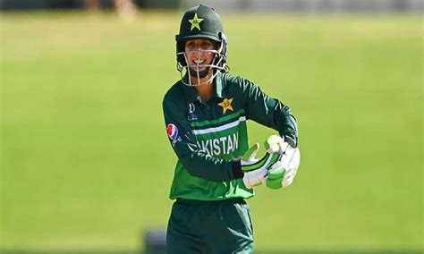 Former Pakistan skipper Bismah Maroof announces international cricket ...