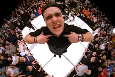Loudwire ? Page 1637