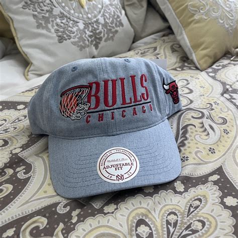 Mitchell & Ness Men's Hat | Depop