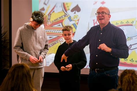 Maths and Magic in Spanish | General Public – MATHS WEEK IRELAND