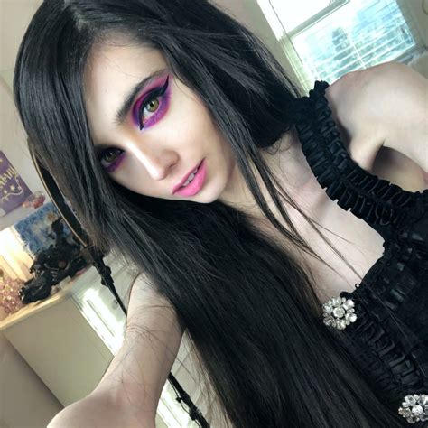 Eugenia Cooney Wiki: Age, Weight, Boyfriend, Brother, Height - Net ...