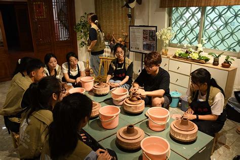 佛科院学子三下乡：观手中小小茶壶，品匠人不朽精神——潮州手拉壶（组图稿） - 多彩大学生网