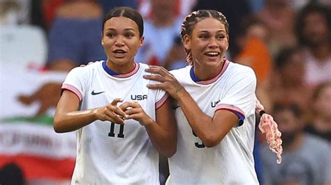 Rodman STARS as USWNT score SIX vs. Paraguay | Attacking Third (Soccer 1/24)