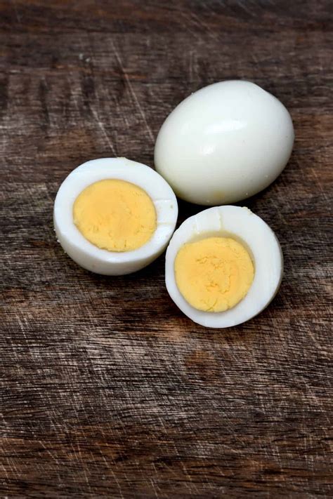 How To Hard Boil Eggs Using Baking Soda