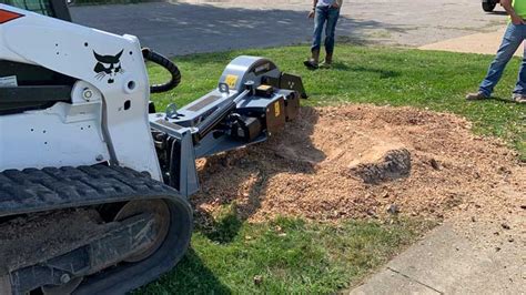 John Deere 1025R Stump Grinder 的图像结果