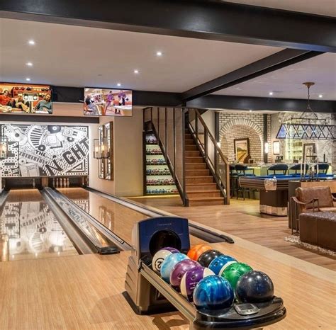 Pin by Mary Bowder on entertainment rooms | Home cinema room, Dream ...