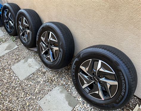 2023 Factory KIA Sorento Hybrid Wheel/Rims (x4) and Nexen Roadian GTX ...