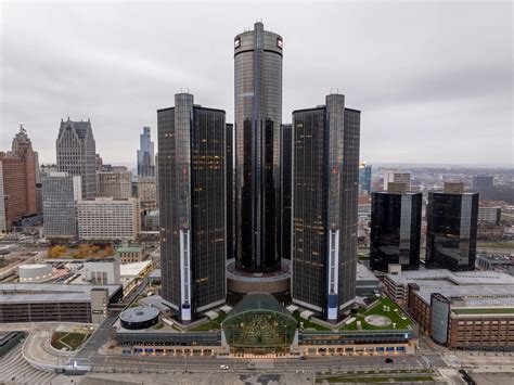 DETROIT | Renaissance Center redevelopment - meta - YIMBY Forums
