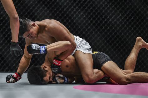 रोशन मैनम ने कालिम को पहले राउंड में सबमिशन से हराया - ONE Championship ...