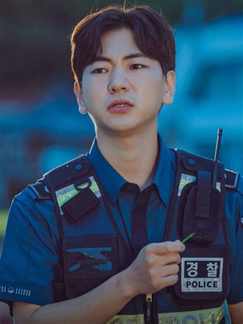 44 Stills from Jang Dong-yoon, Lee Joo-myung's Like Flowers in Sand set ...