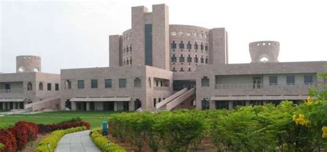 IIM Bangalore - Indian Institute of Management Courses 2026, Fee ...