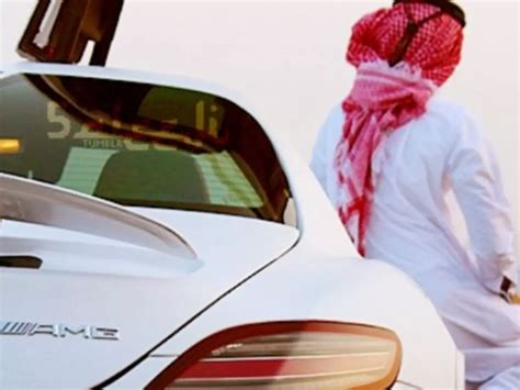 51 दिन से कार को बना लिया घर, सोना-खान से लेकर नमाज तक सब उसी में ...