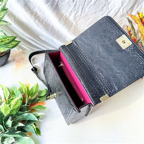 CROCO SLING BAG – DRAMZCLOSET