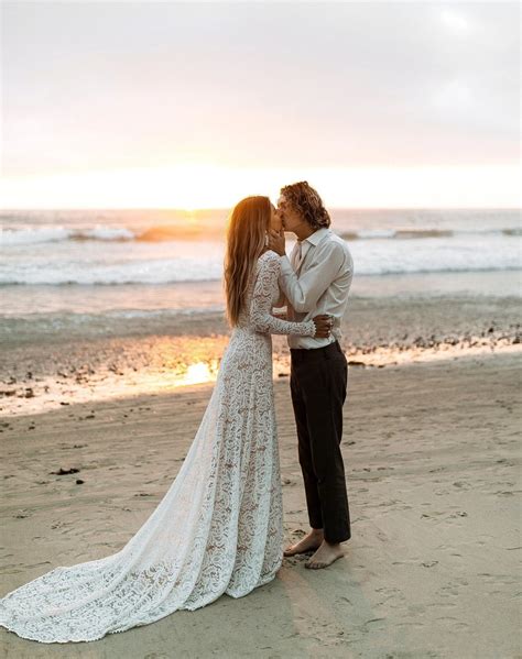 27 Dreamy Vow Renewal Dresses That Look Amazing at Every Age