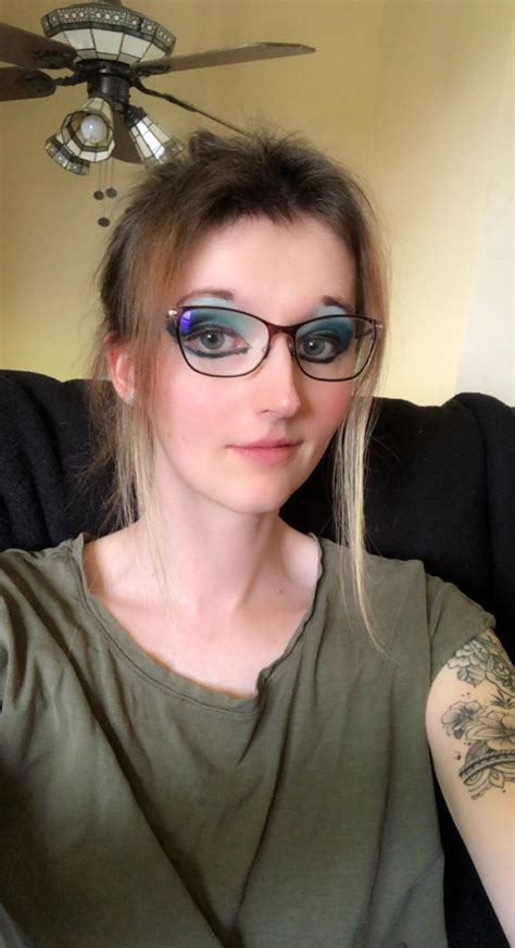 Cosplay Traps Making Out 的图像结果