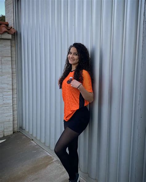 Juliana Mel | modelo teen 💜 (@julianahny_) • Instagram photos and videos