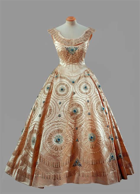 Evening dress designed by Norman Hartnell for Queen Elizabeth II, worn during the state tour of ...