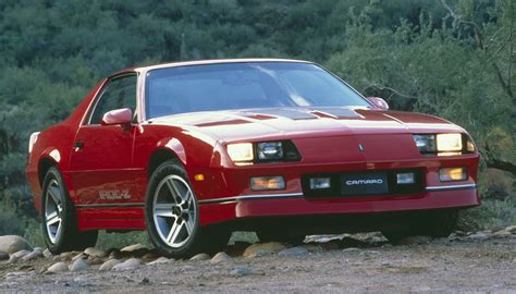 Third-Gen Chevrolet Camaro vs Pontiac Firebird: 3 Reasons Why the Chevy ...